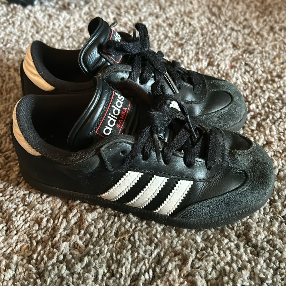 Kids Adidas Sambas Indoor Soccer Shoe